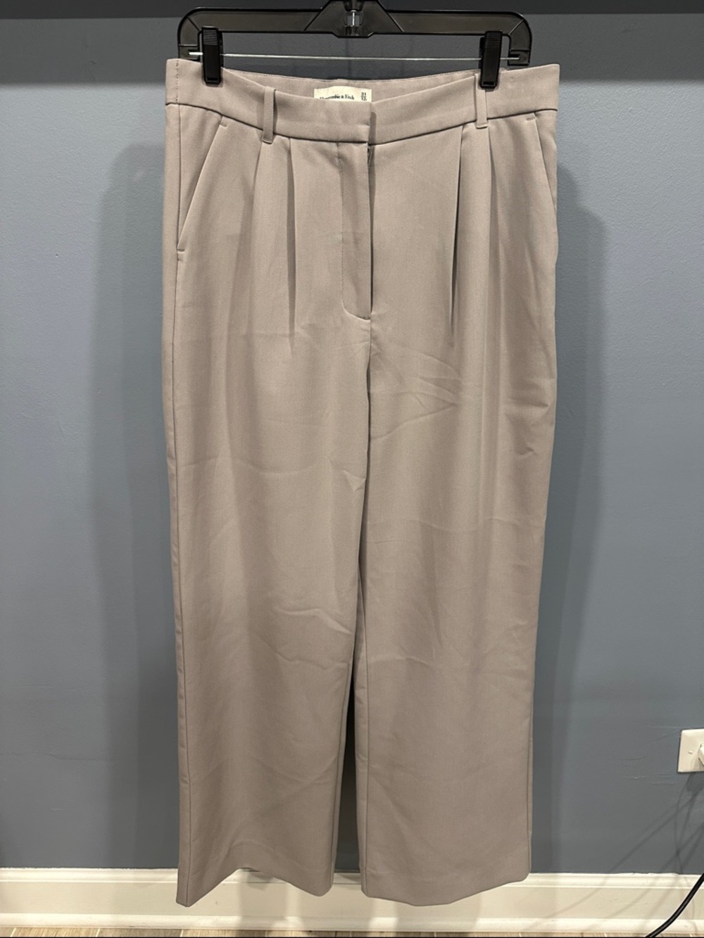 Abercrombie & Fitch Sloan Tailored Gray Pants - Picture 4 of 7